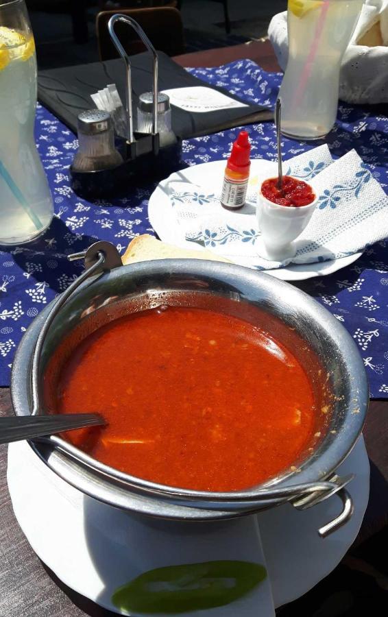 Tassi Halászcsárda-Harcsa ház Esterno foto