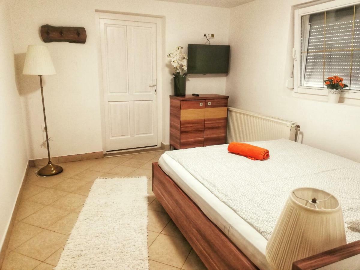 Tassi Halászcsárda-Harcsa ház Esterno foto